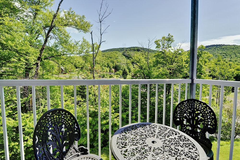Condo 305 33 Chemin Du Hameau By Les Chalets Alpins Stoneham Exterior foto